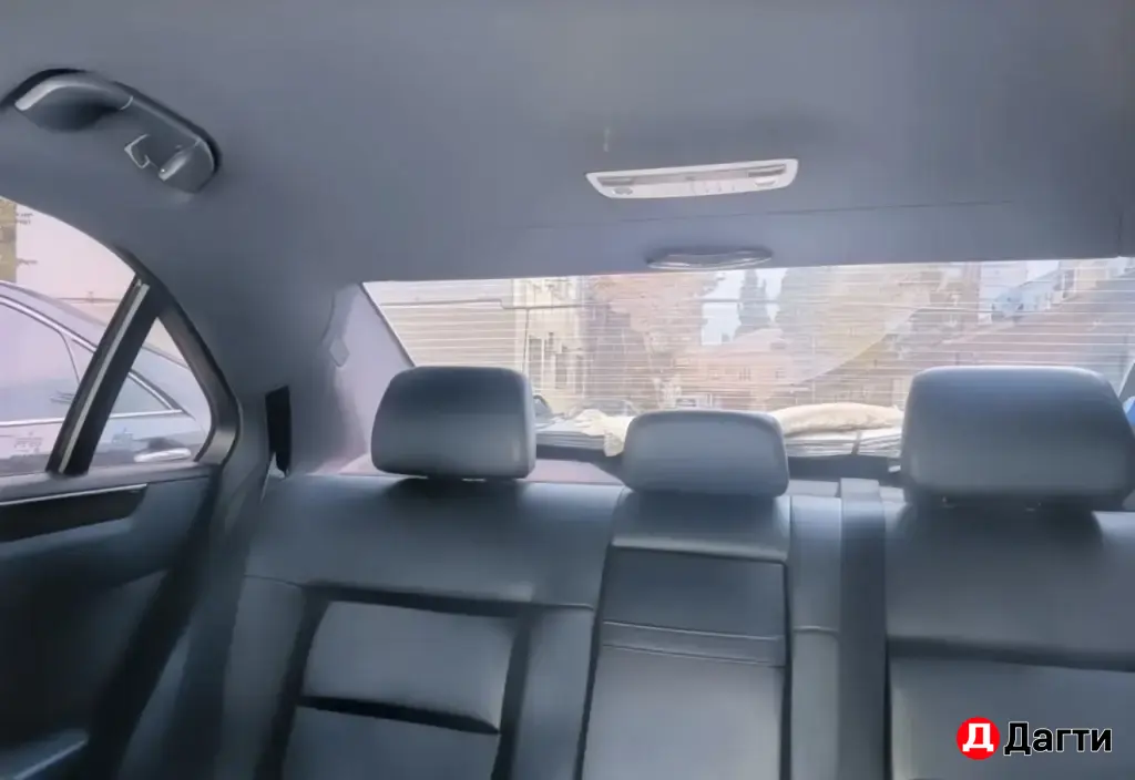 Mercedes-Benz E-Класс, 2011 года