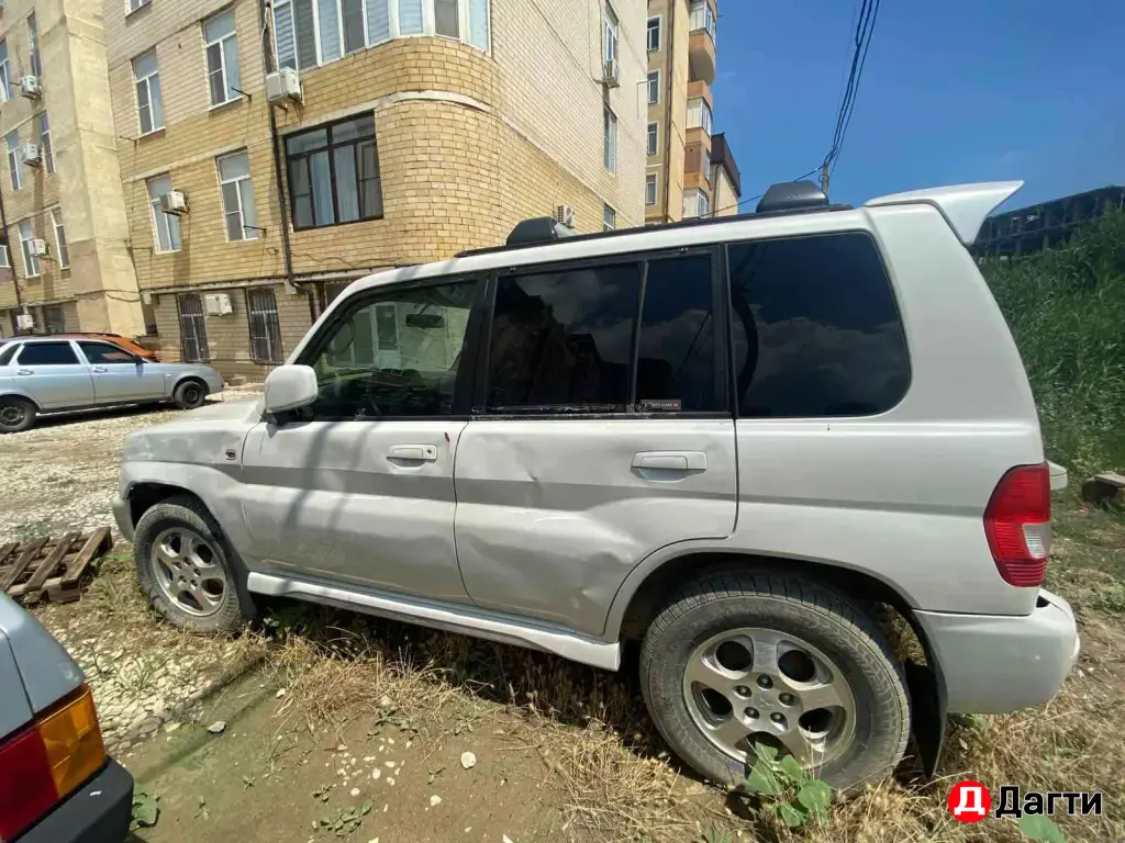 Mitsubishi Pajero iO, 2004 года