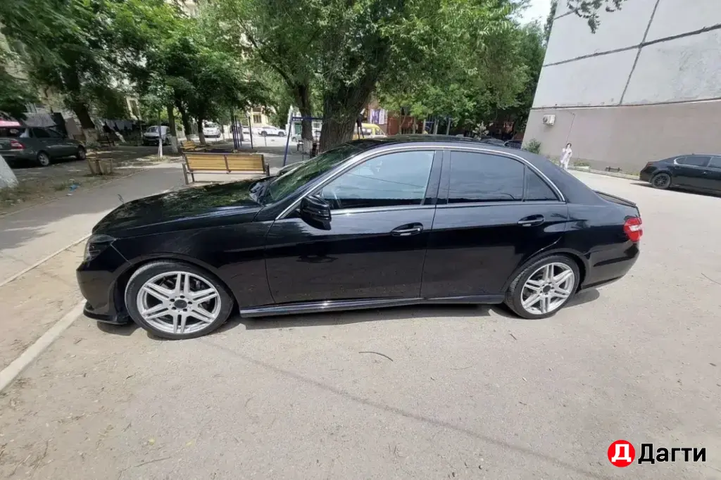 Mercedes-Benz E-Класс, 2011 года