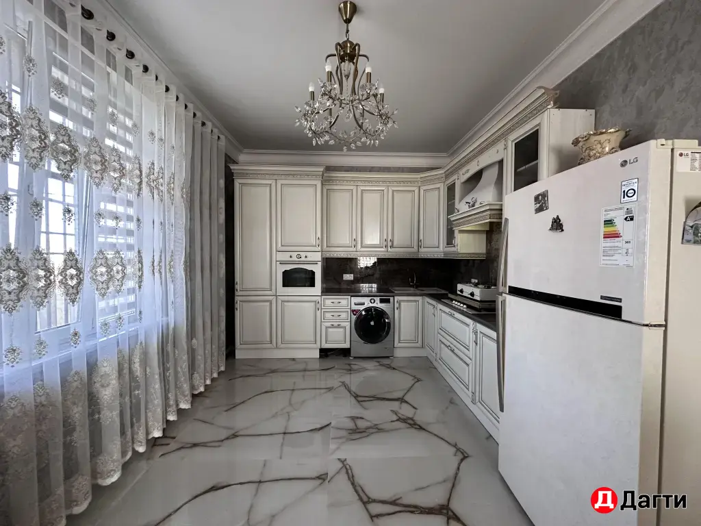 продаю квартиру 150м2