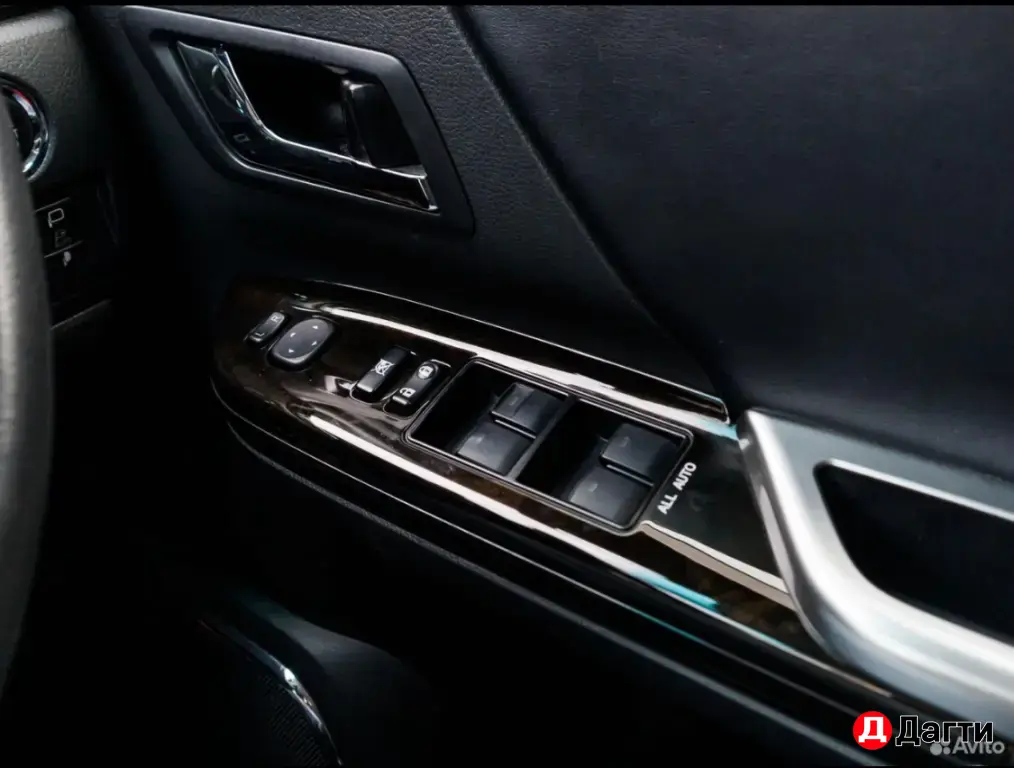 Toyota Vellfire, 2011 года