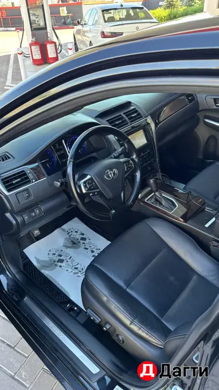 Toyota Camry, 2017 года