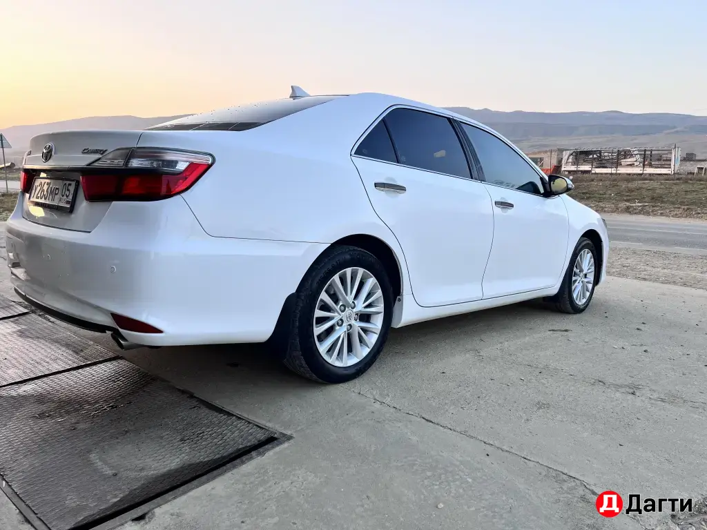 Toyota Camry, 2015 года