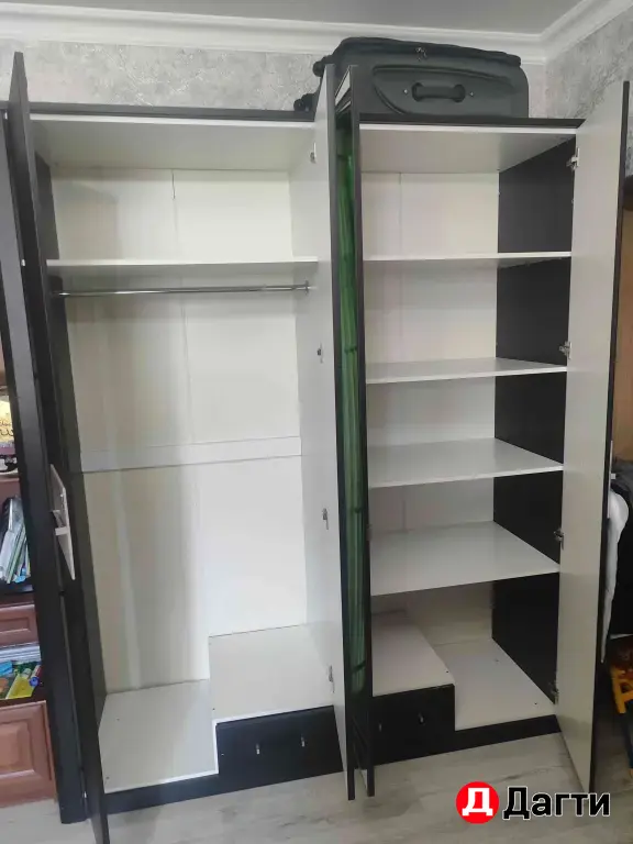 продам шкаф в хорошем состоянии срочно