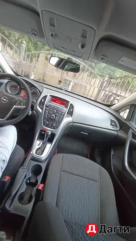 Opel Astra, 2014 года