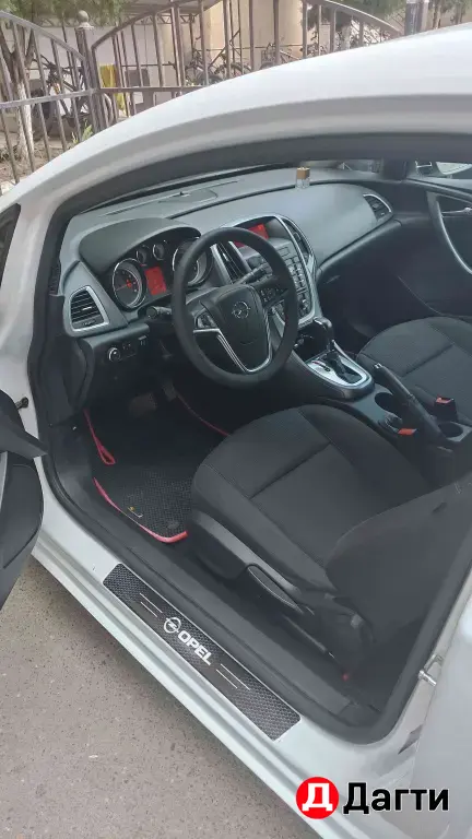 Opel Astra, 2014 года