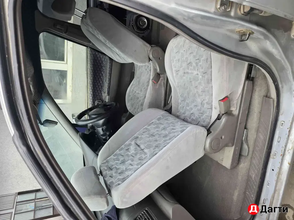 Nissan R nessa, 1997 года