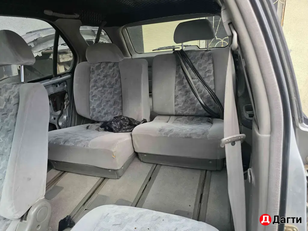 Nissan R nessa, 1997 года