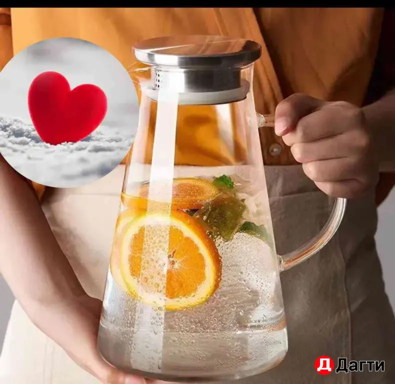 стеклянный кувшин