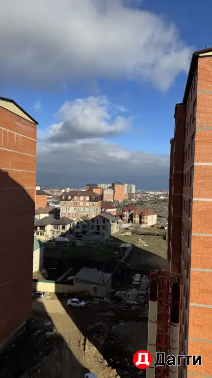 Квартира на 7-м этаже ,12-ти этажного,монолитно-кирпичного дома,с новым ремонтом. Дом заселен,имеется полный пакет документов.