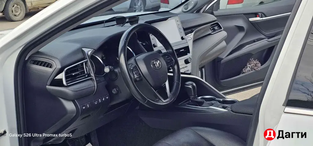 Toyota Camry, 2021 года