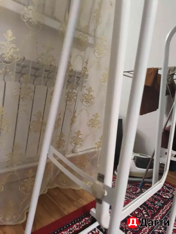 Зеркало на колесиках