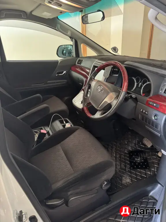 Toyota Alphard, 2009 года