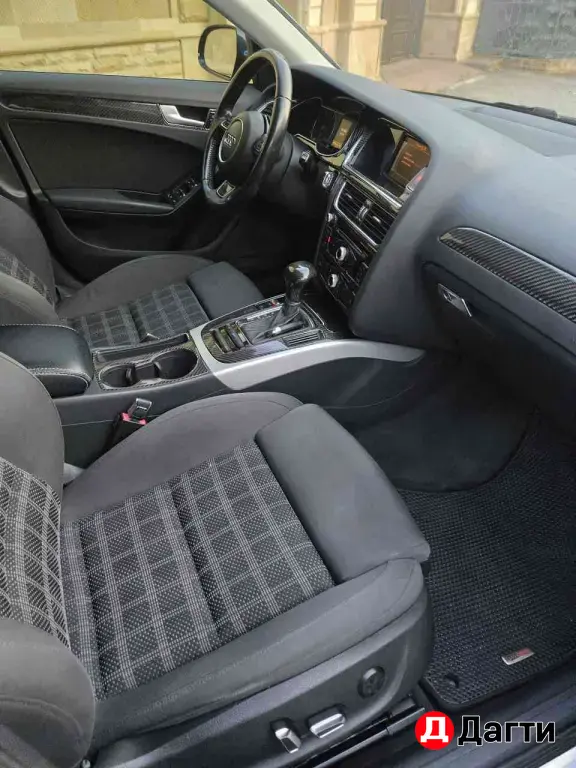 Audi A4, 2012 года