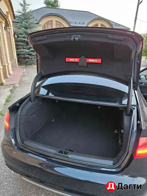 Audi A4, 2012 года