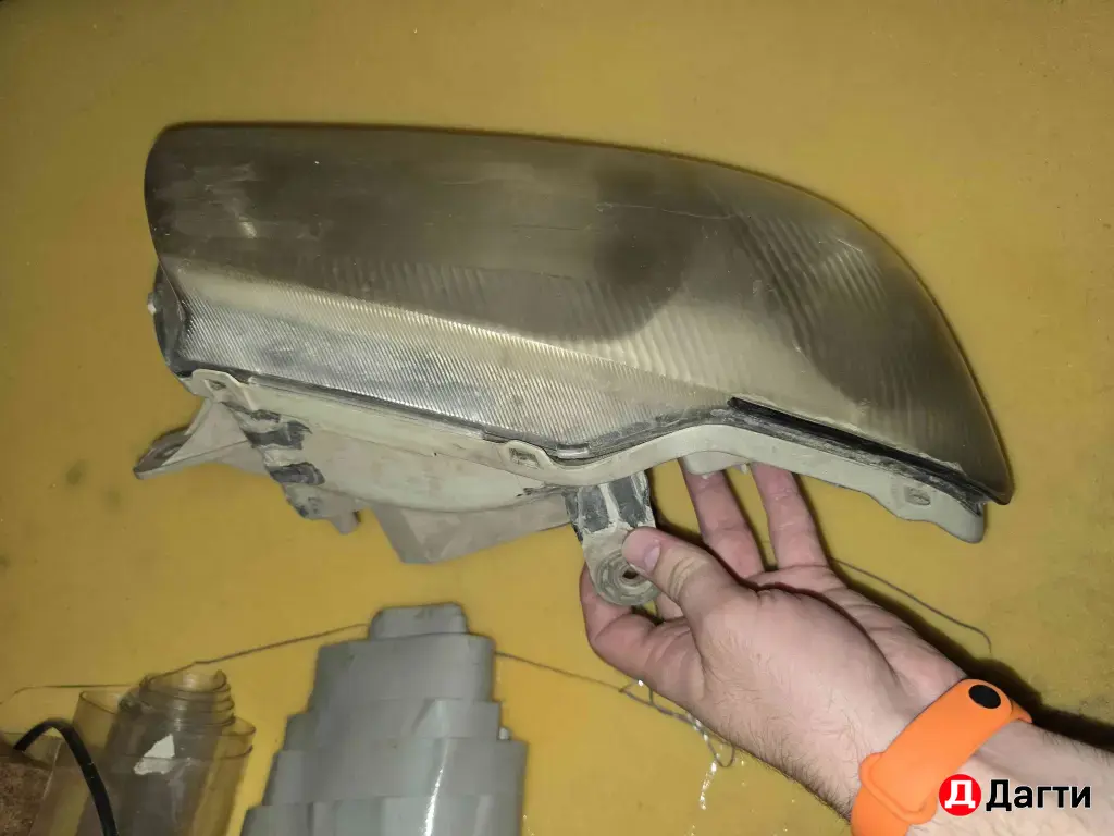 Передняя левая и правая фара на Hyundai Accent Тагаз
