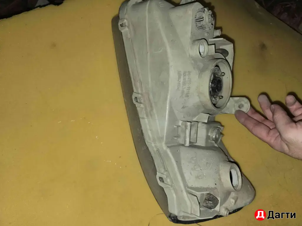 Передняя левая и правая фара на Hyundai Accent Тагаз