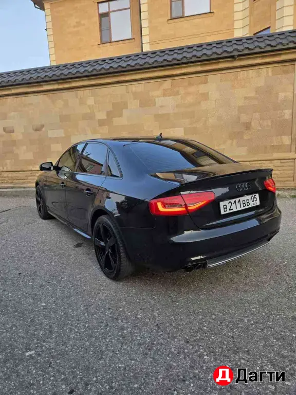 Audi A4, 2012 года