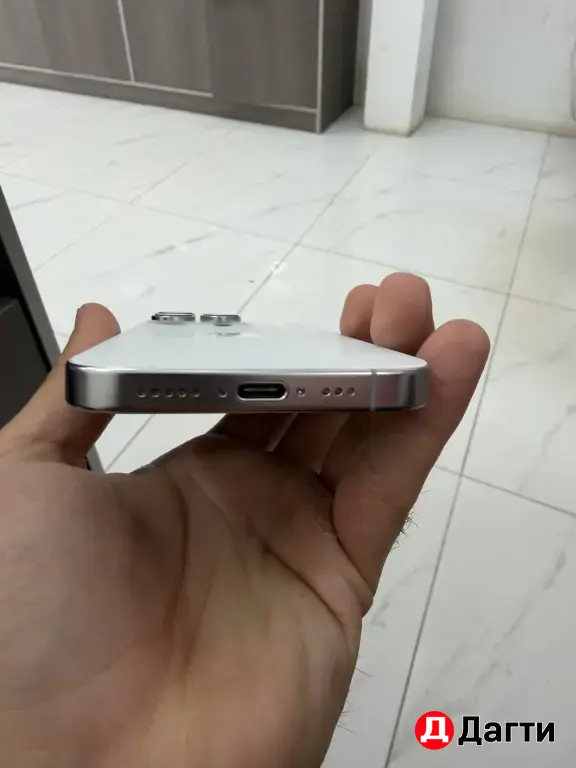 iPhone 16 Pro