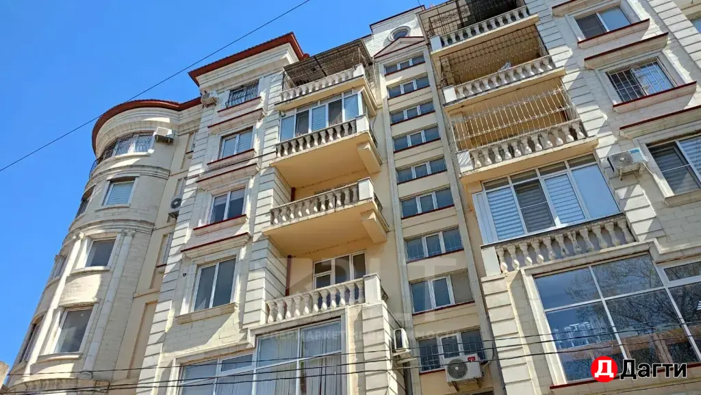 Продаётся трёхкомнатная квартира, в клубном доме, в самом центре города!
