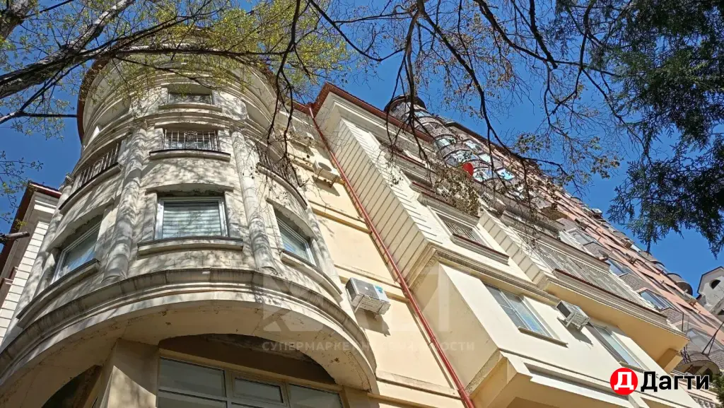 Продаётся трёхкомнатная квартира, в клубном доме, в самом центре города!