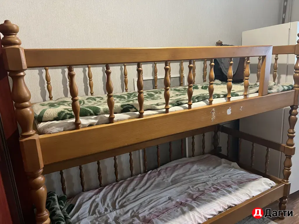 двухярусная кровать