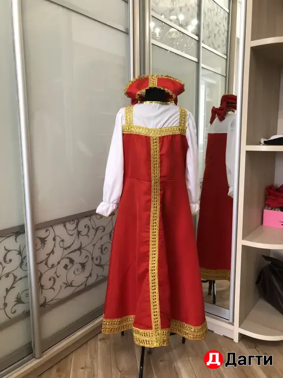 Платья для принцесс и костюмы персонажи