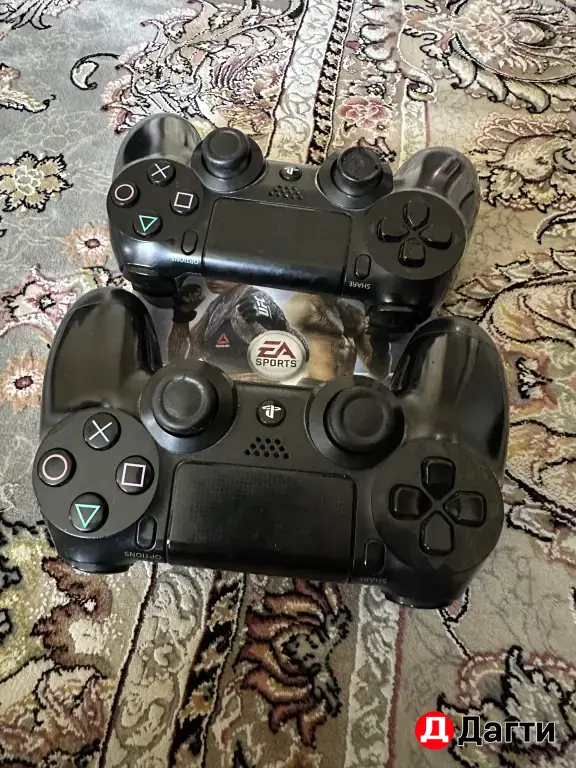 PlayStation 4 slim 500 gb.
