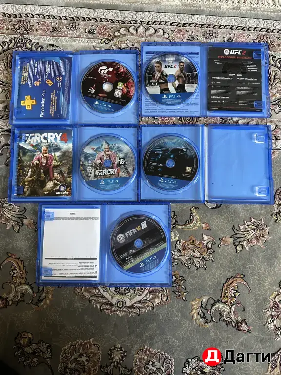 PlayStation 4 slim 500 gb.