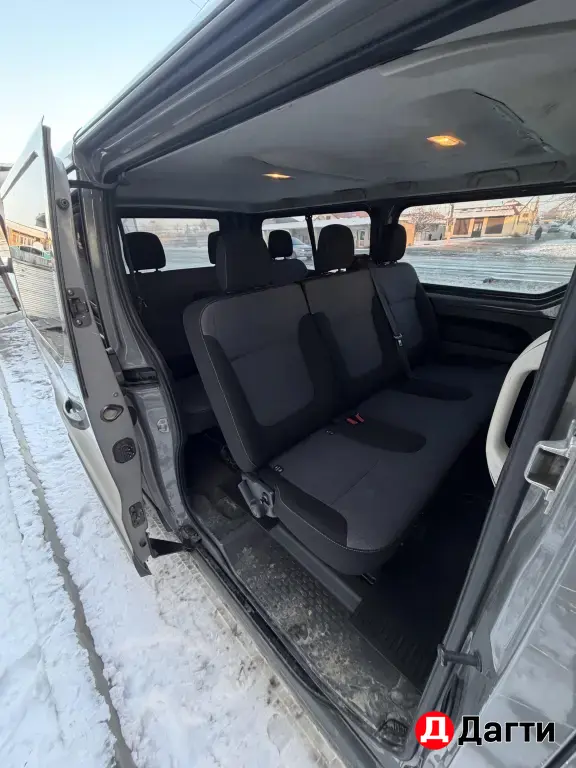 Opel Vivaro, 2017 года
