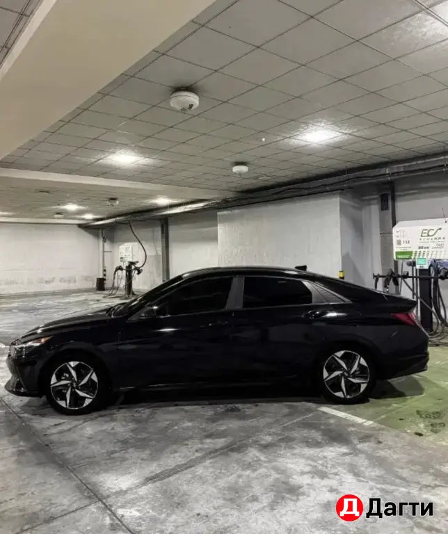 Hyundai Elantra, 2022 года