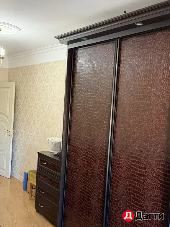 Продаётся 3 комнатная 5 этаж 10 дома