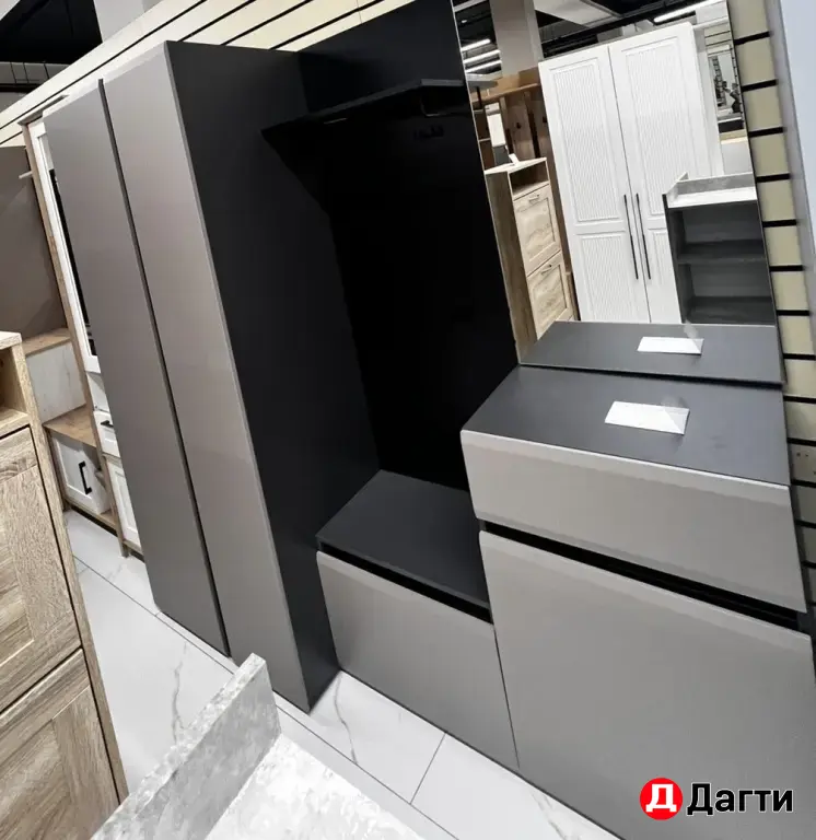 ПРИХОЖАЯ В КОРИДОР