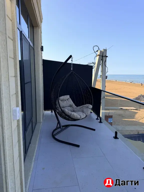отель на берегу моря