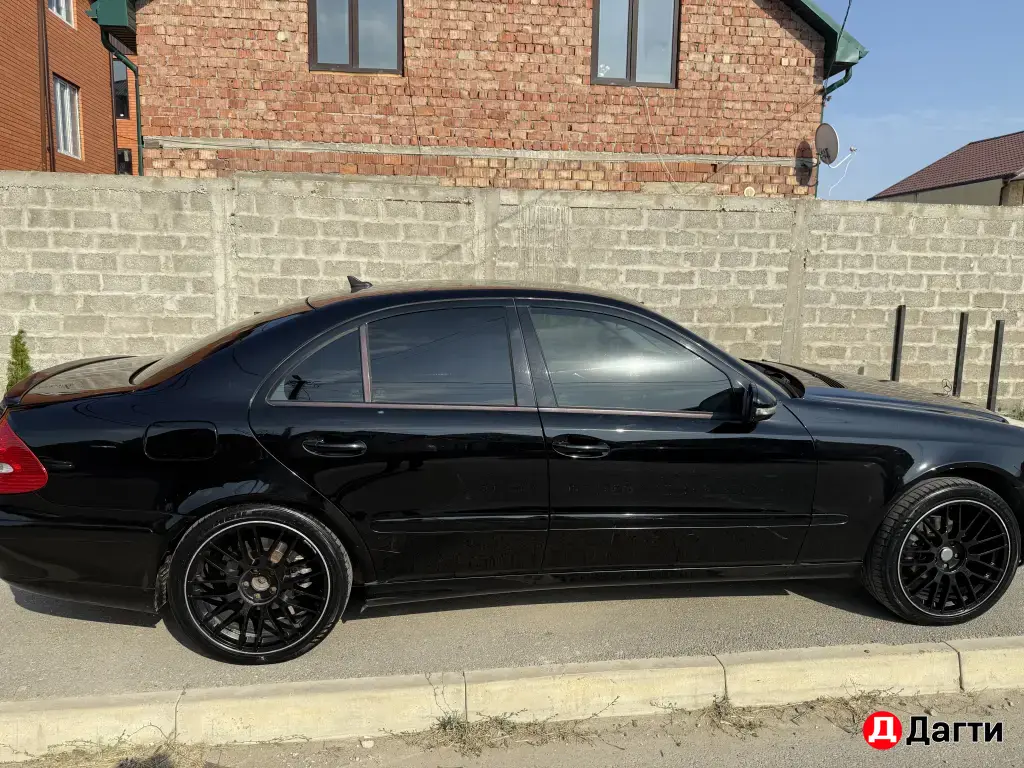 Mercedes-Benz E-Класс, 2009 года