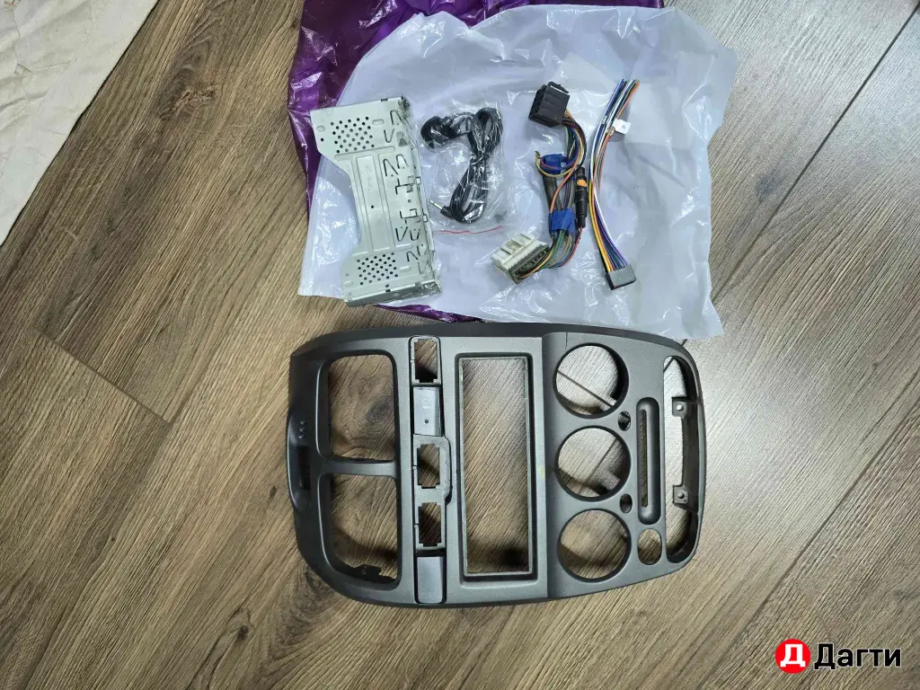 центральная рамка hyundai accent акцент