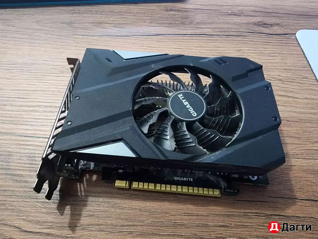 Видеокарта GTX 1650 4gb