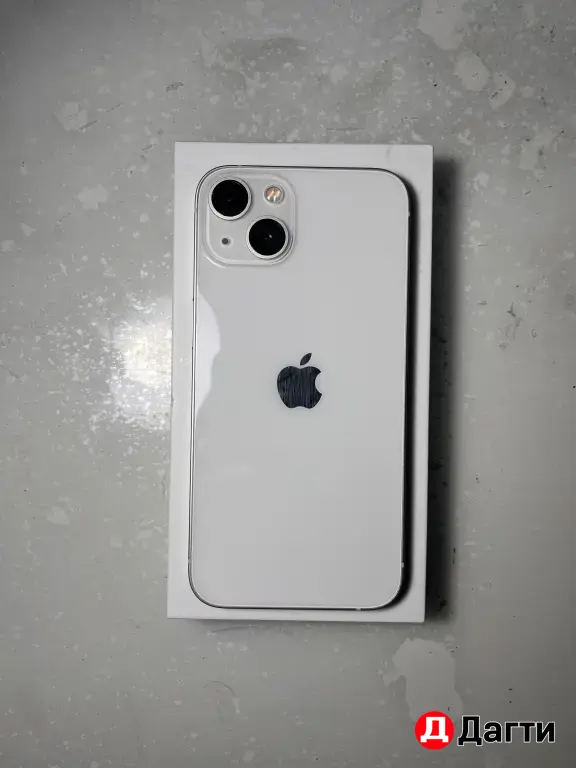 IPhone 13 (белый)