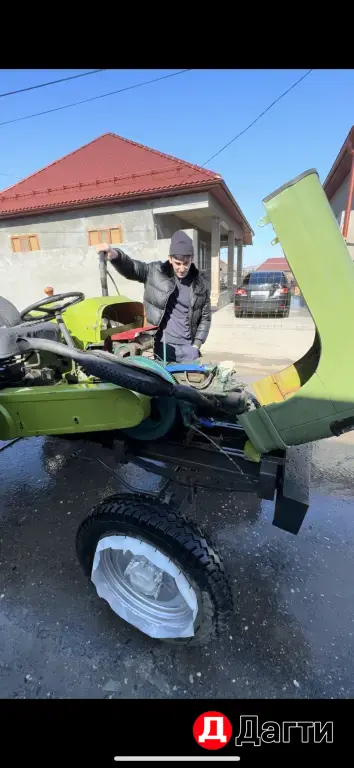 Трактор для работы