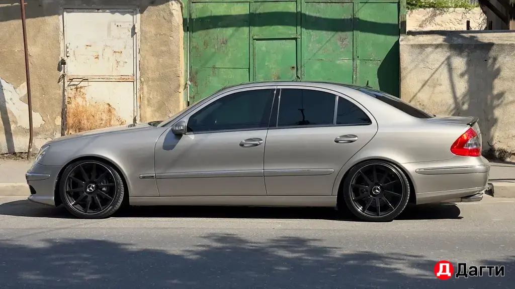 Mercedes-Benz E-Класс, 2004 года