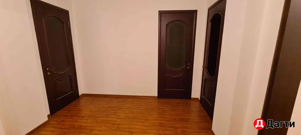 Сдаётся 3 комн. квартира