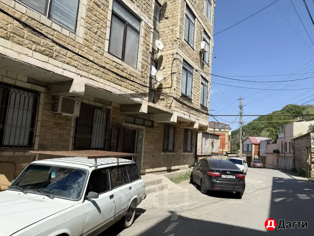 Продается 3-х комнатная квартира по улице Митарова,общей площадью 70 м2, на 3-м этаже 6-этажного дома.
