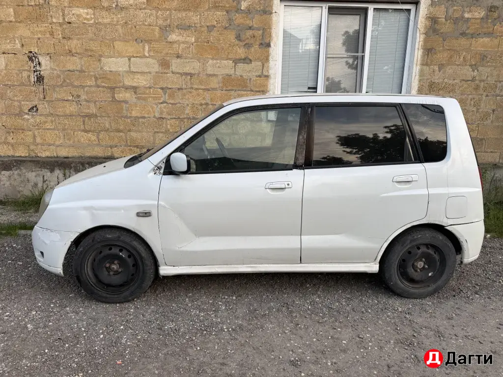 Mitsubishi Dingo, 2000 года