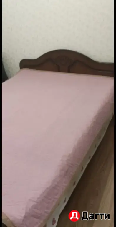 Кровать и тумбы