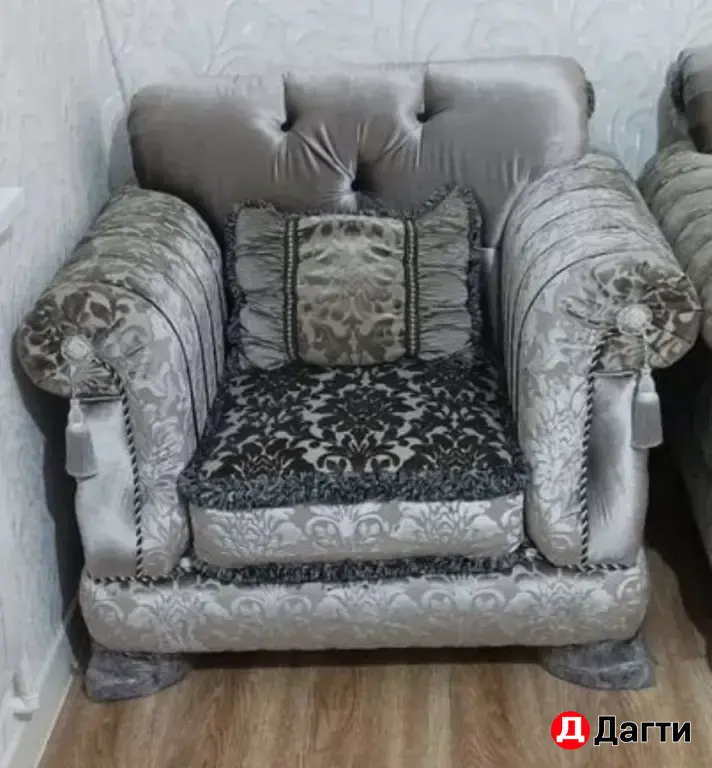 Диван и кресла