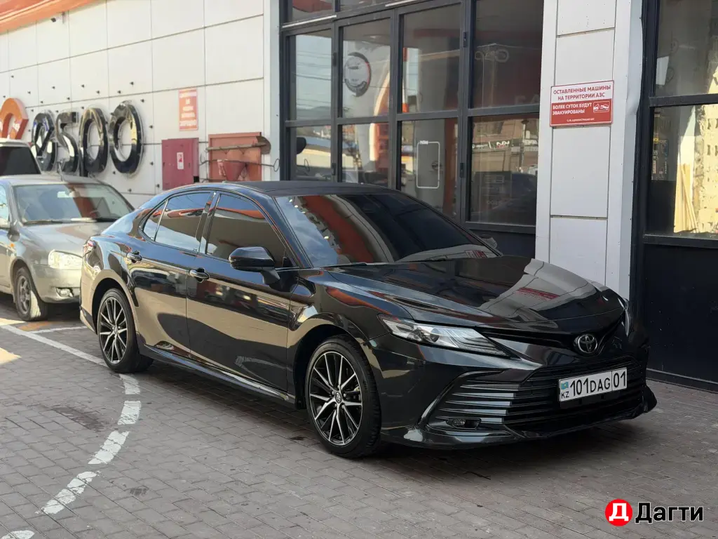 Toyota Camry, 2023 года