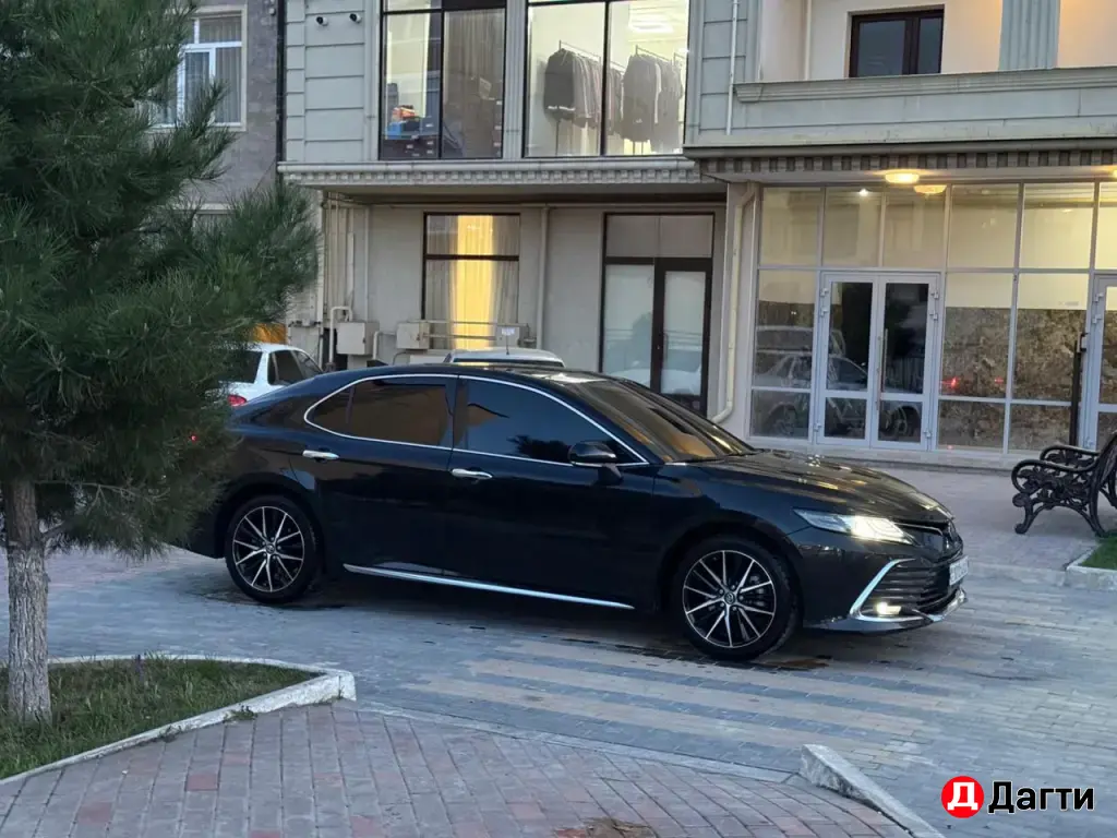 Toyota Camry, 2023 года