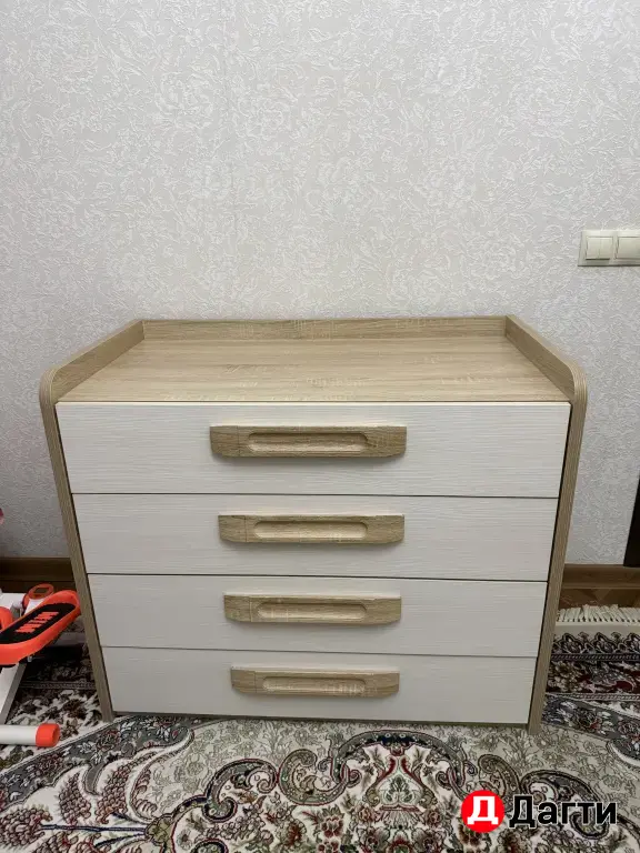 кровать с комодом