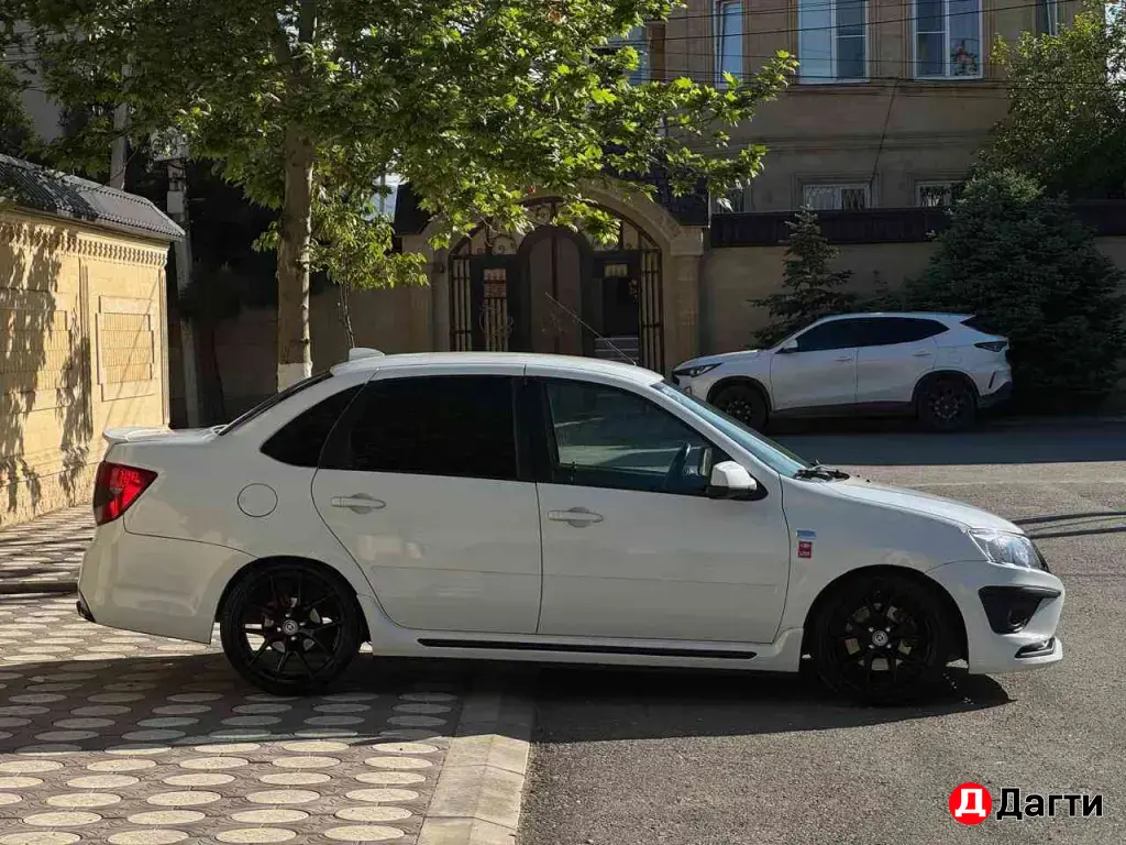 LADA (ВАЗ) Granta, 2015 года
