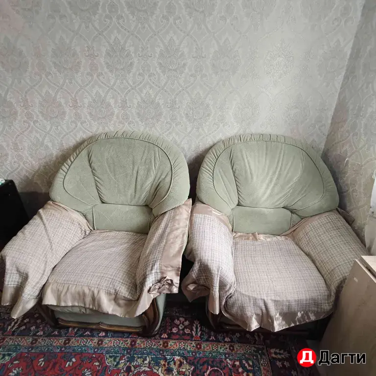 диван и кресло